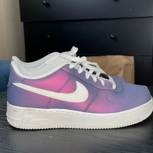Women’s/youth Nike reflective sneakers